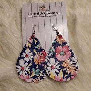 Floral print faux leather earrings